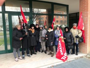 sciopero con presidio appalti pulizie Poste Italiane, 6.2.18