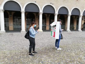 passeggiata democratica, piovono cartoline, 13.5.20 (1)