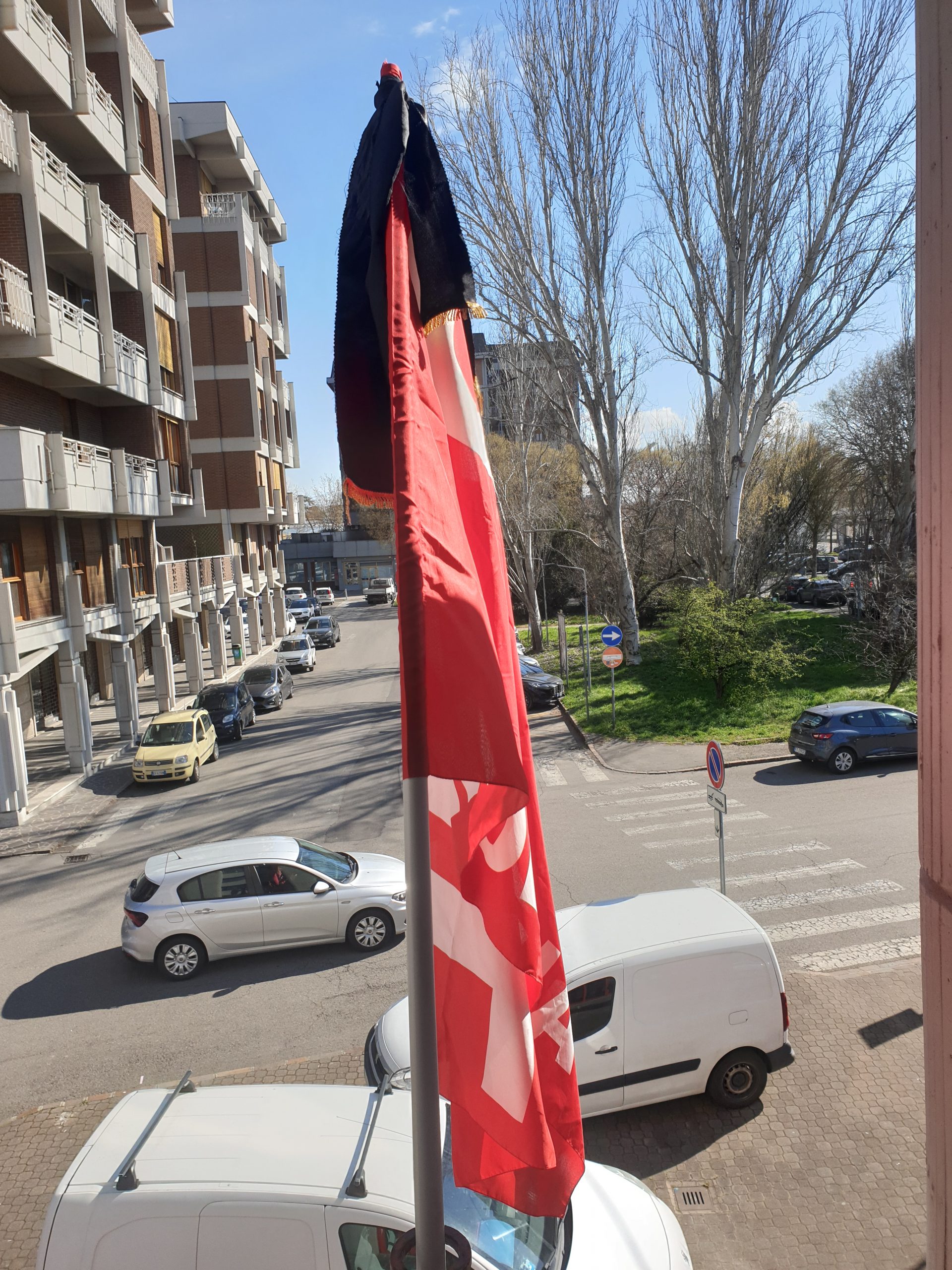 bandiera Cgil listata a Lutto, 18.3.21