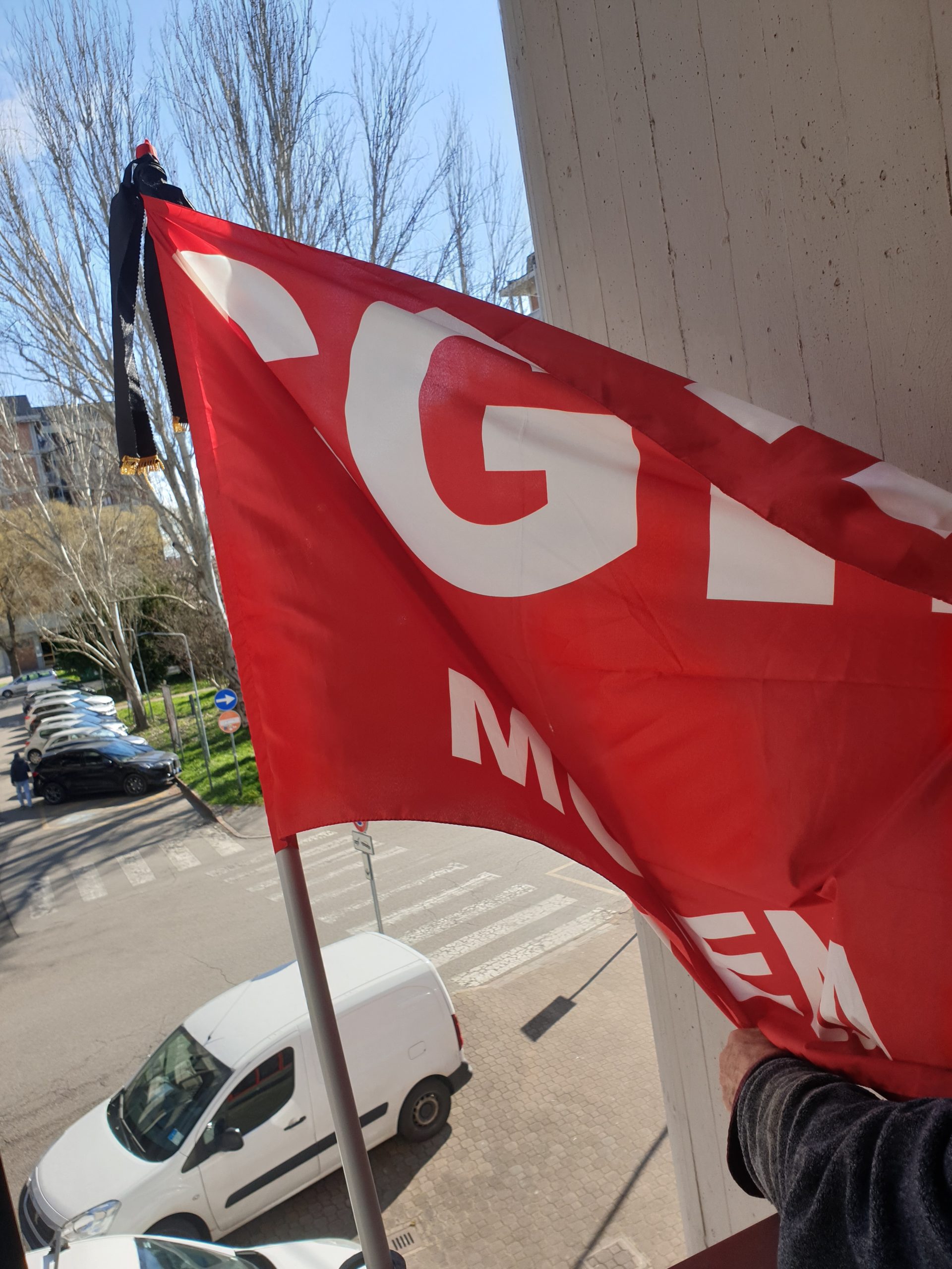 bandiera Cgil listata a Lutto, 18.3.21