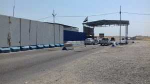 Di nuovo bloccati in questo chekpoint militari (2)