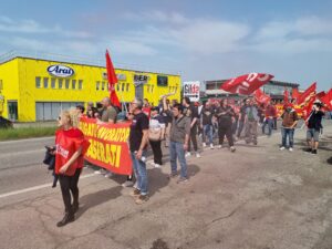 Adesso Basta! corteo metalmeccanici via Emilia Ovest, 11.4.24