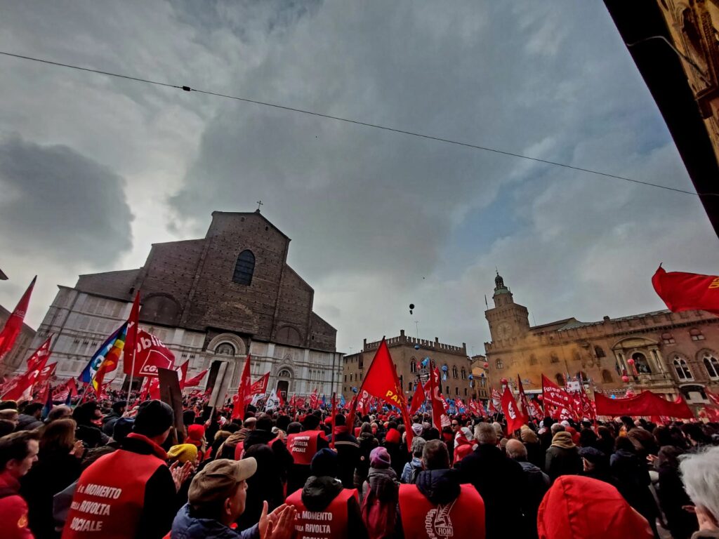 Sciopero genere di Cgil e Uil del 29 novembre 2024 - Piazza Maggiore a Bologna