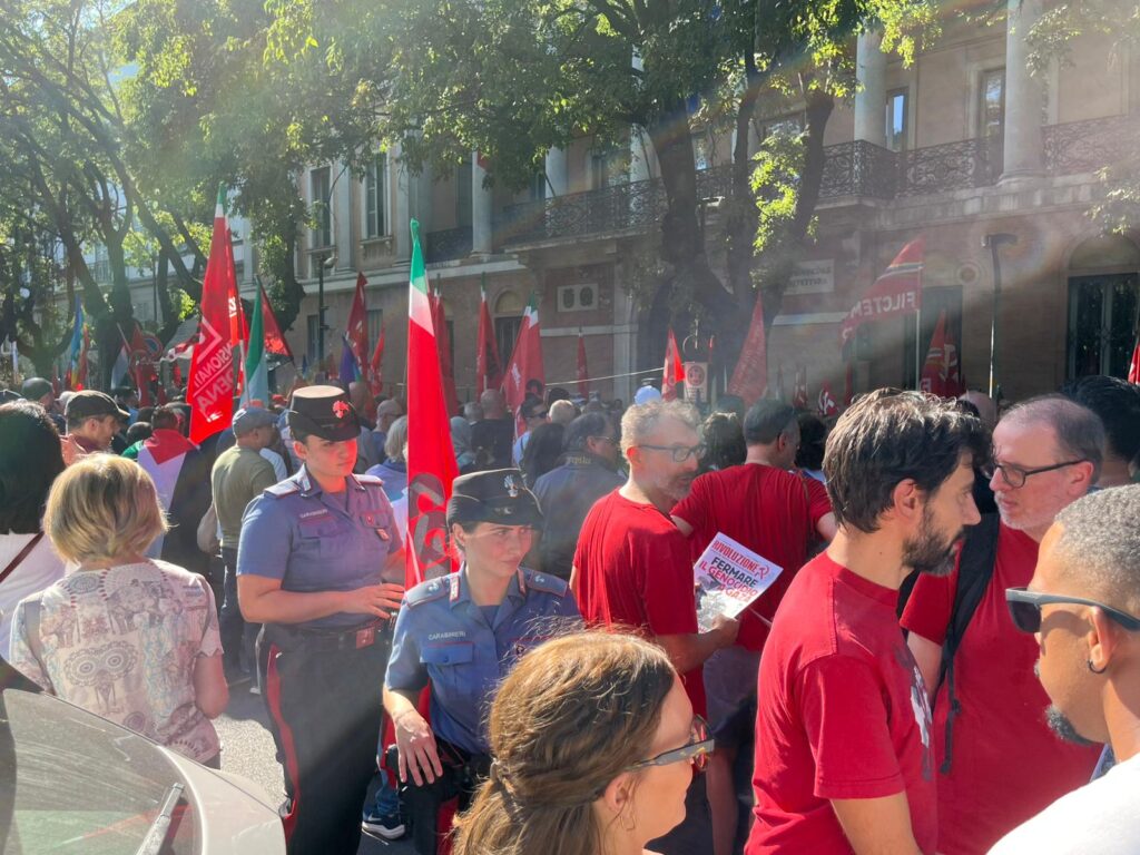 Sciopero "PER GAZA": oltre 2.000 al presidio presso la Prefettura di Modena - 19/9/2025