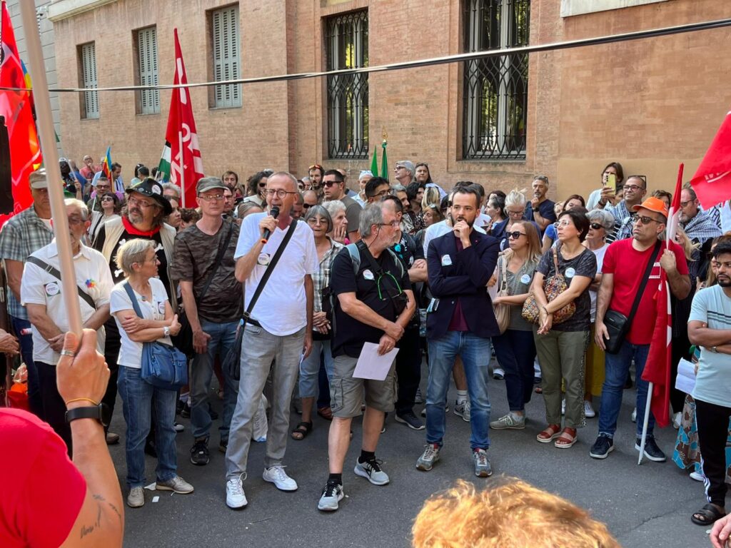 Sciopero "PER GAZA": oltre 2.000 al presidio presso la Prefettura di Modena - 19/9/2025