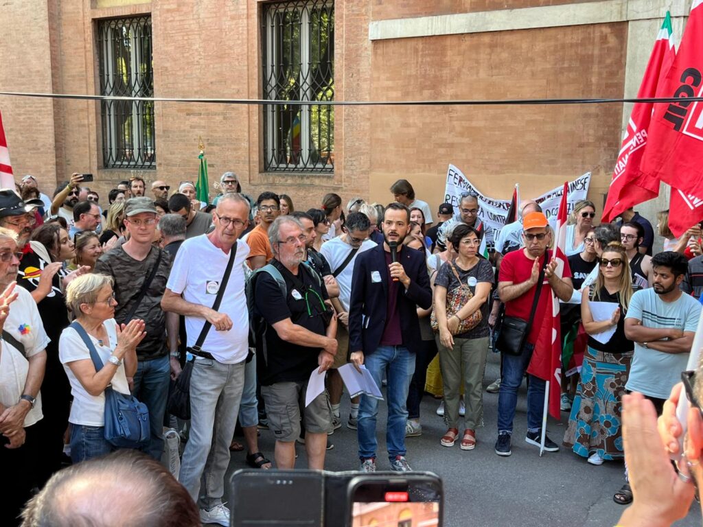 Sciopero "PER GAZA": oltre 2.000 al presidio presso la Prefettura di Modena - 19/9/2025