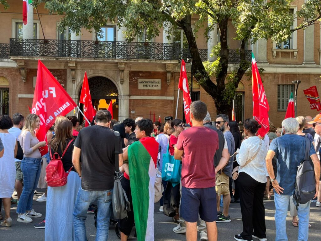 Sciopero "PER GAZA": oltre 2.000 al presidio presso la Prefettura di Modena - 19/9/2025