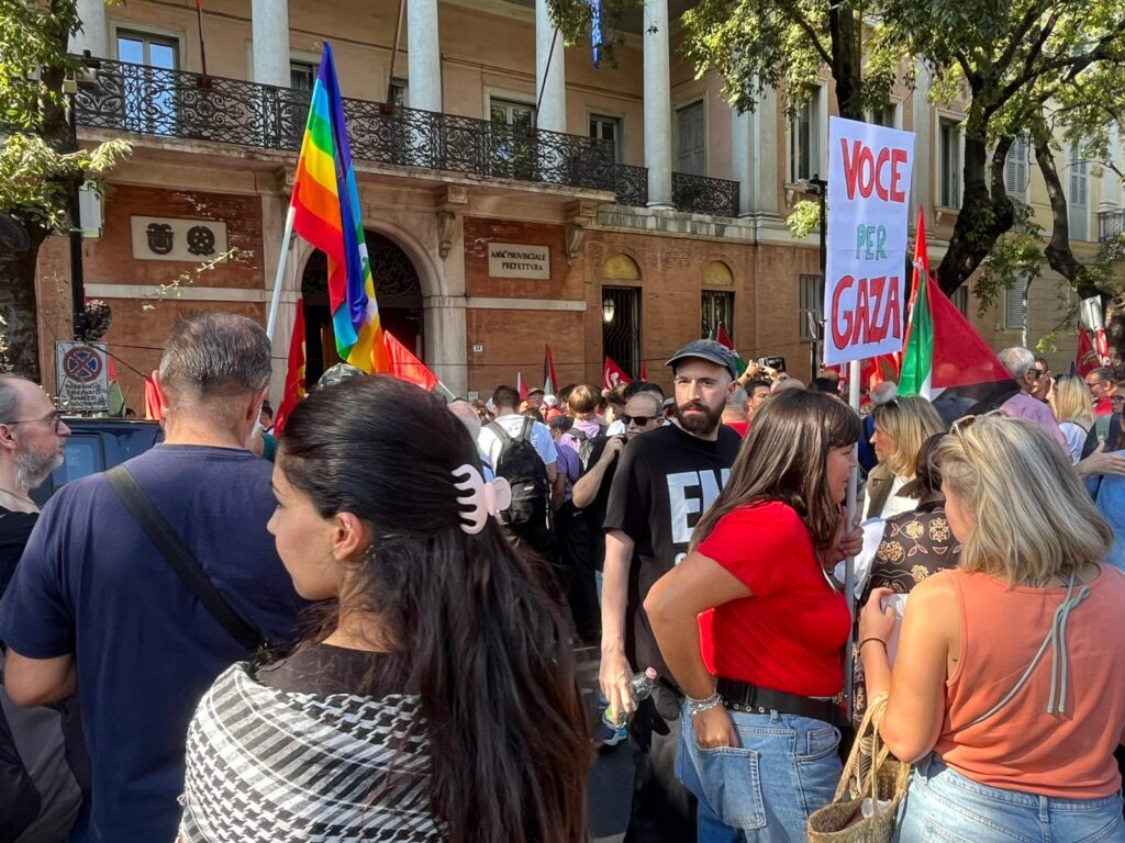 Sciopero "PER GAZA": oltre 2.000 al presidio presso la Prefettura di Modena - 19/9/2025
