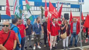 sciopero alla Poclain Spilamberto