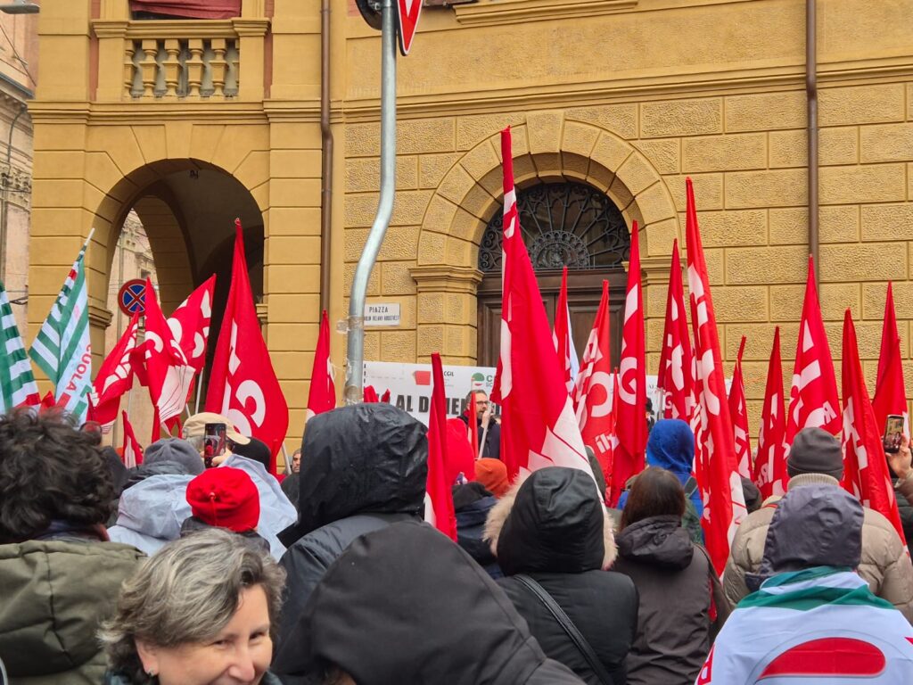 Scuola pubblica sotto attacco: oggi la mobilitazione contro dimensionamento e commissariamento della Regione Emilia-Romagna - Bologna, 24/1/2026