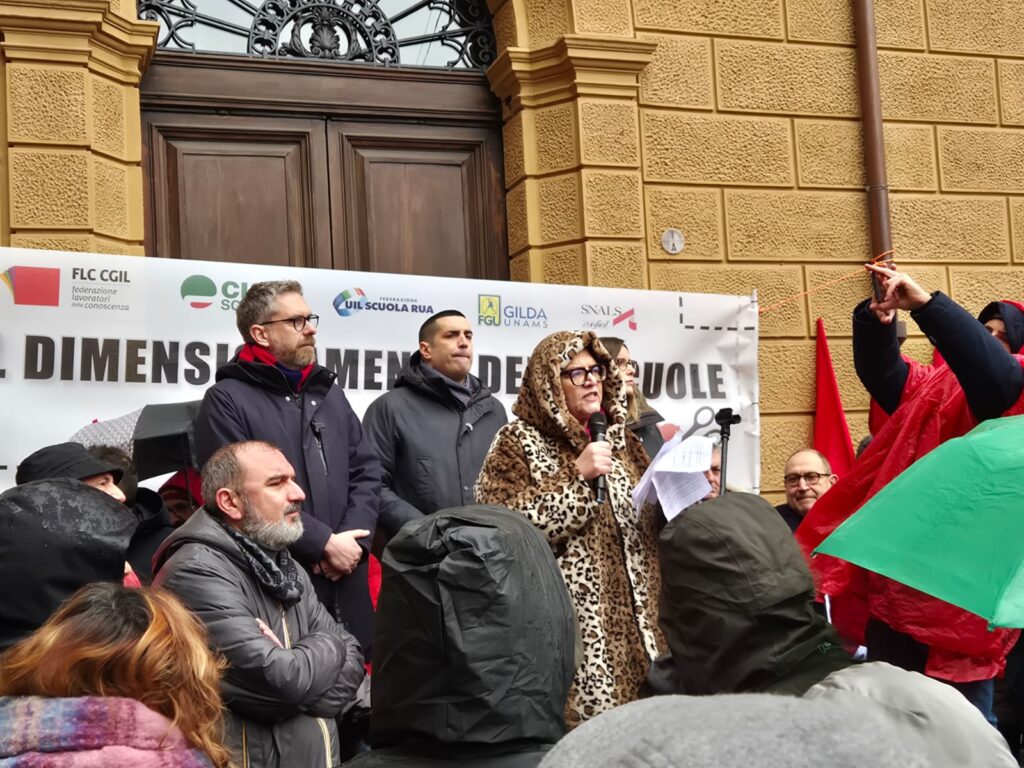 Scuola pubblica sotto attacco: oggi la mobilitazione contro dimensionamento e commissariamento della Regione Emilia-Romagna - Bologna, 24/1/2026