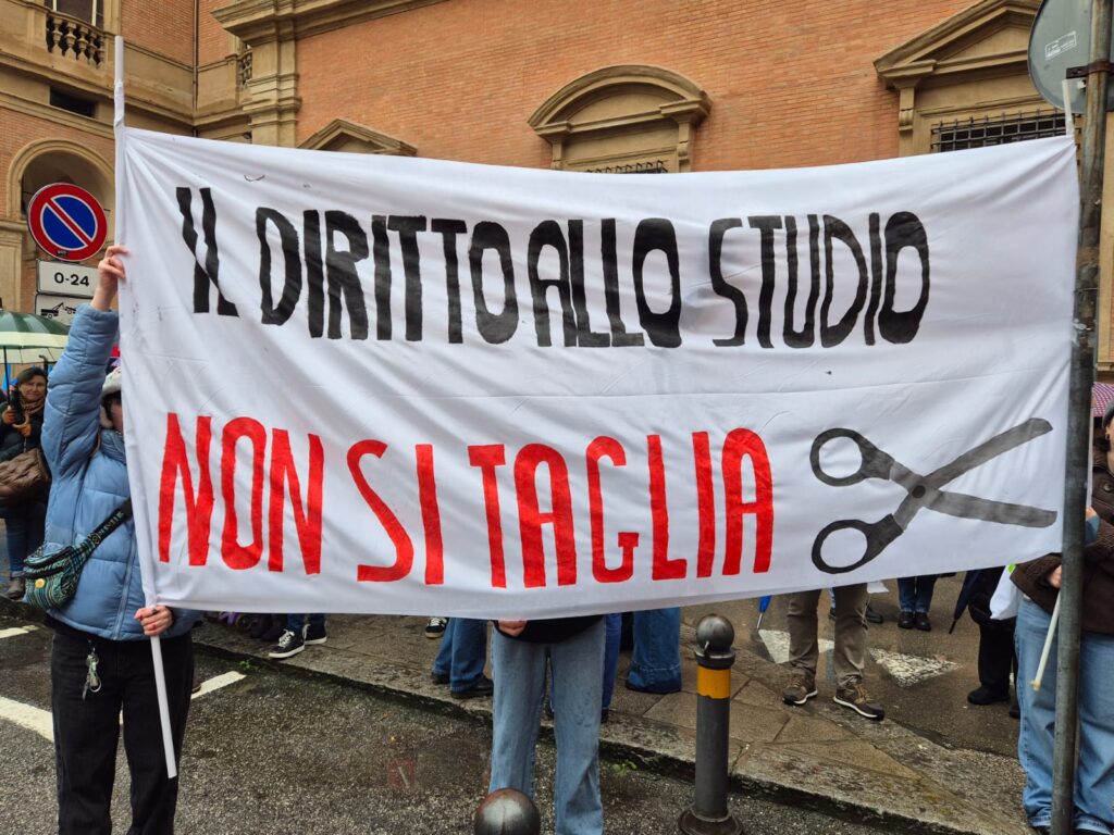 Scuola pubblica sotto attacco: oggi la mobilitazione contro dimensionamento e commissariamento della Regione Emilia-Romagna - Bologna, 24/1/2026