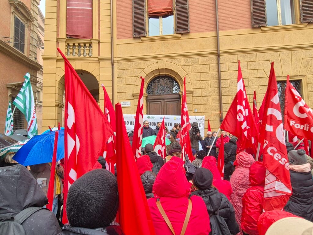 Scuola pubblica sotto attacco: oggi la mobilitazione contro dimensionamento e commissariamento della Regione Emilia-Romagna - Bologna, 24/1/2026