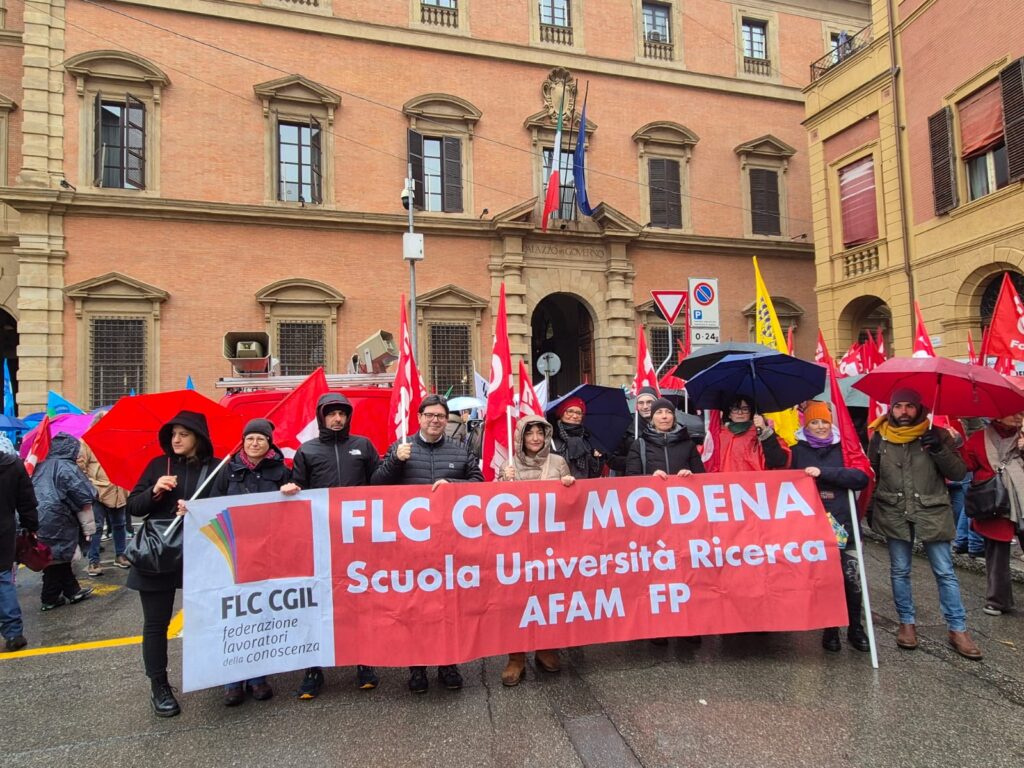 Scuola pubblica sotto attacco: oggi la mobilitazione contro dimensionamento e commissariamento della Regione Emilia-Romagna - Bologna, 24/1/2026
