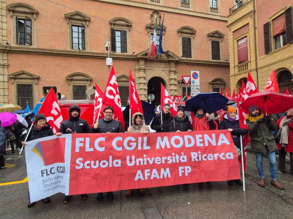 Scuola pubblica sotto attacco: oggi la mobilitazione contro dimensionamento e commissariamento della Regione Emilia-Romagna - Bologna, 24/1/2026