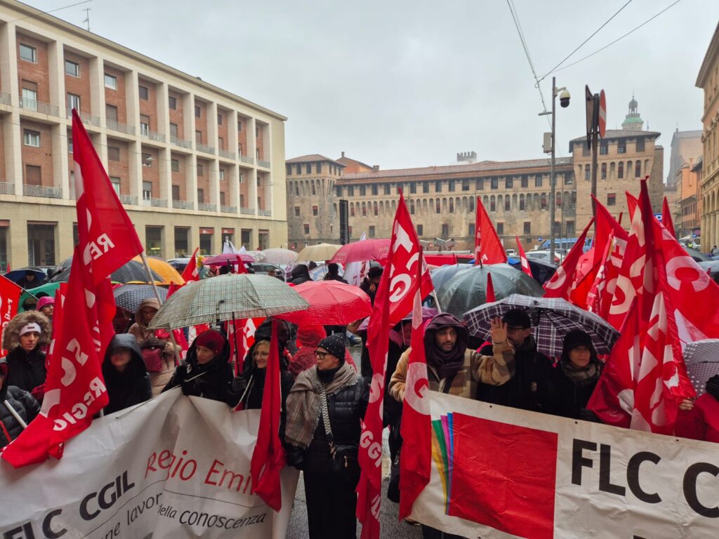 Scuola pubblica sotto attacco: oggi la mobilitazione contro dimensionamento e commissariamento della Regione Emilia-Romagna - Bologna, 24/1/2026