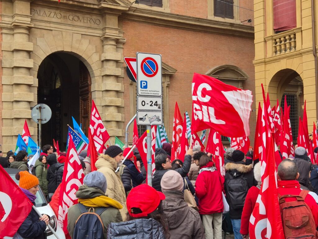 Scuola pubblica sotto attacco: oggi la mobilitazione contro dimensionamento e commissariamento della Regione Emilia-Romagna - Bologna, 24/1/2026